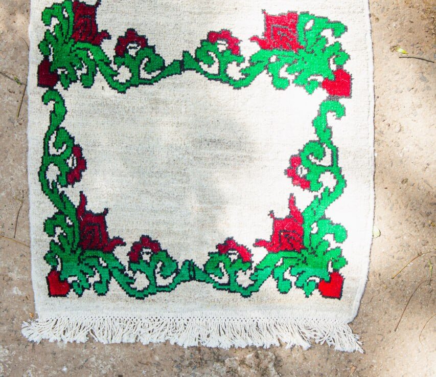 In this piece flowers evolve from decoration into a confident frame that holds the entire rug together. It demonstrates a strength where the edge protects what it defines.